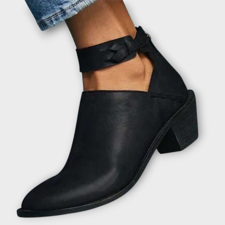Calveth | Women&