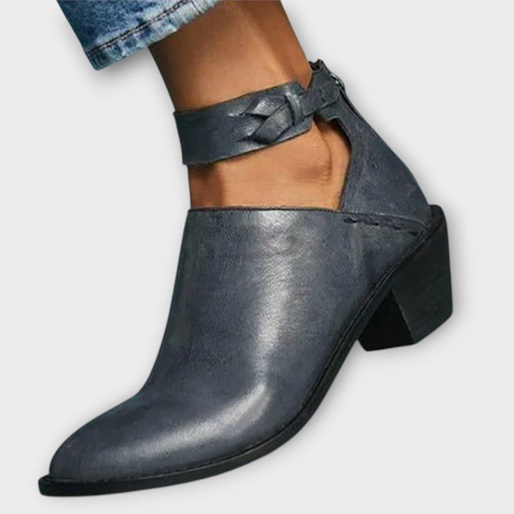 Calveth | Women&