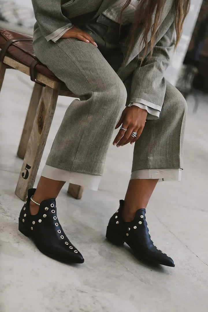 Calveth | Women&