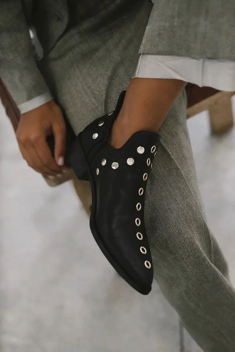 Calveth | Women&